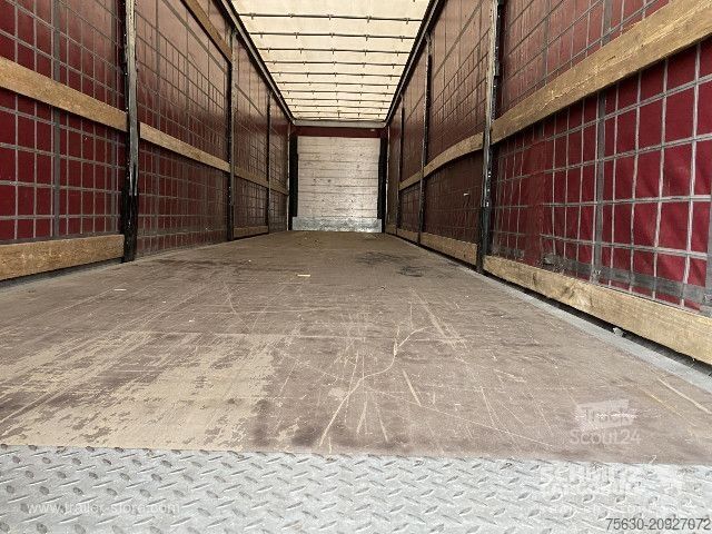 Semirimorchio con telone Schmitz Cargobull Semitrailer Curtainsider Standard Hayon