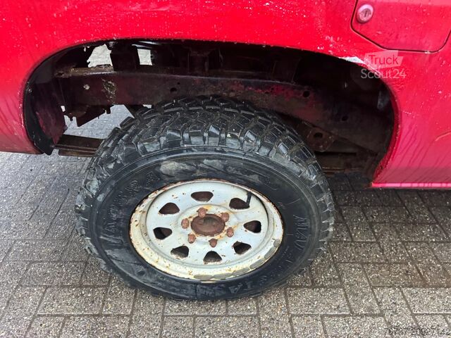 SUV Nissan KING CAB **4X4-2500DIESEL**