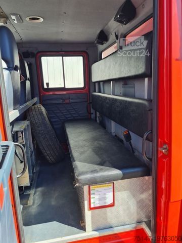 Skriňová dodávka MERCEDES-BENZ 812 D Vario Doka 6-Sitzer Feuerwehr TSF-W AHK