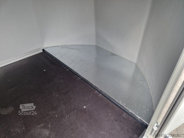 Motorsykkeltilhenger Cheval Liberte Debon Poly Cargo 1300 grün Seitentür Ram