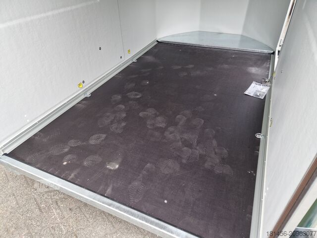 Motorsykkeltilhenger Cheval Liberte Debon Poly Cargo 1300 grün Seitentür Ram