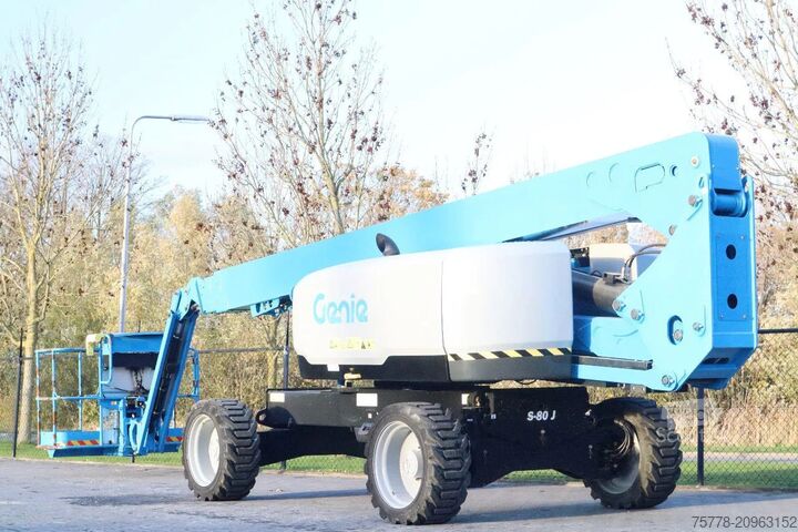 Platformă de lucru telescopică articulată Genie S-80 J | 26.5 METER | 300 KG | LOW HOURS
