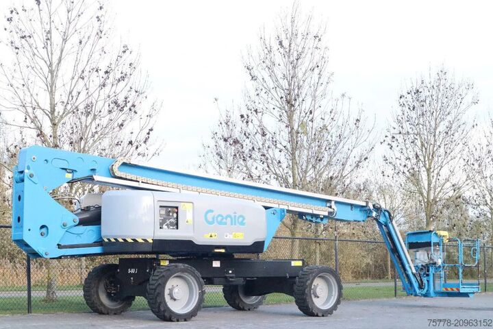 Platformă de lucru telescopică articulată Genie S-80 J | 26.5 METER | 300 KG | LOW HOURS