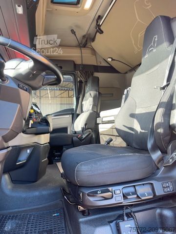 Veszélyes anyagokat szállító teherautó MAN TGX XLX 18.510 4x2 BL SA - ADR - TOP ZUSTAND!