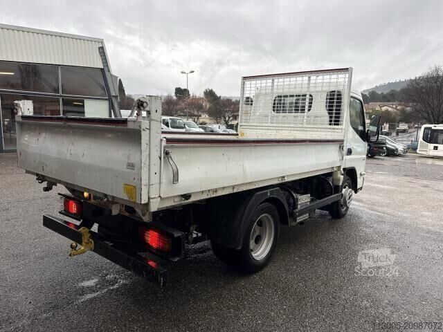 شاحنة نقل صغيرة قلاب  Canter 3s15