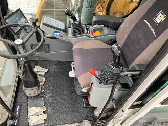 حفار متحرك LIEBHERR A914 Compact