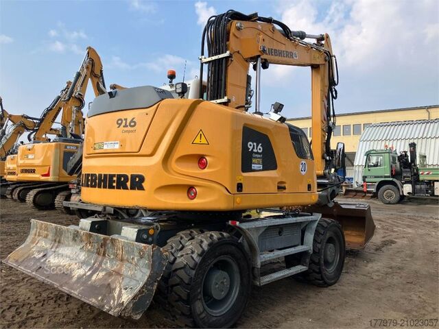 حفار متحرك LIEBHERR A916 Compact