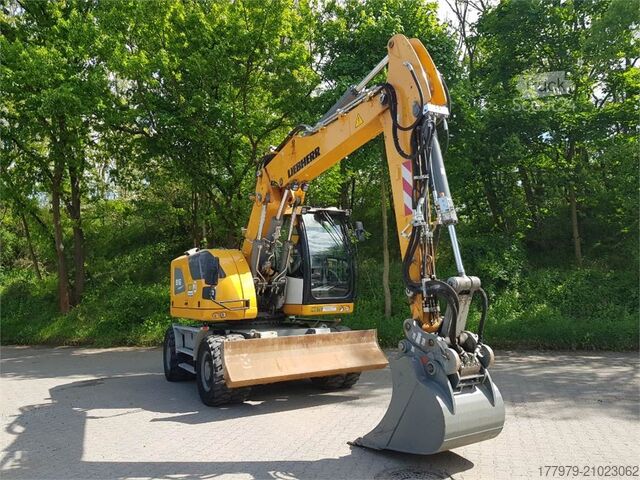 حفار متحرك LIEBHERR A916 Compact