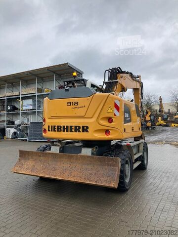 حفار متحرك LIEBHERR A918 Compact Litronic