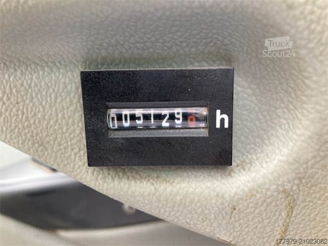 حفار متحرك LIEBHERR A918 Compact Litronic