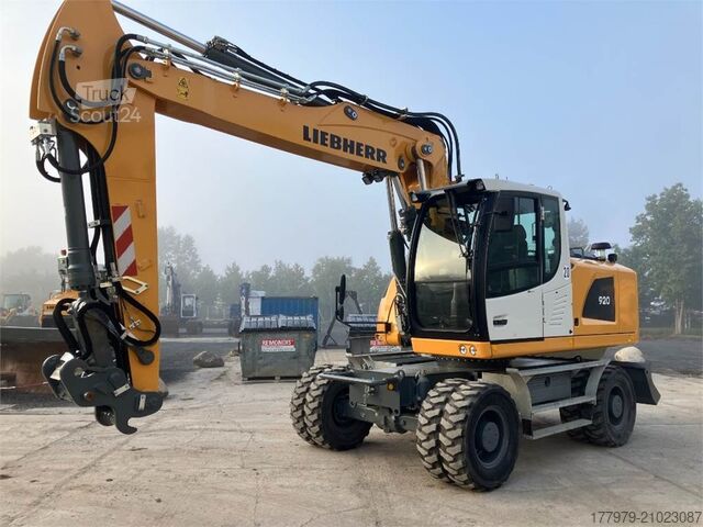 حفار متحرك LIEBHERR A920