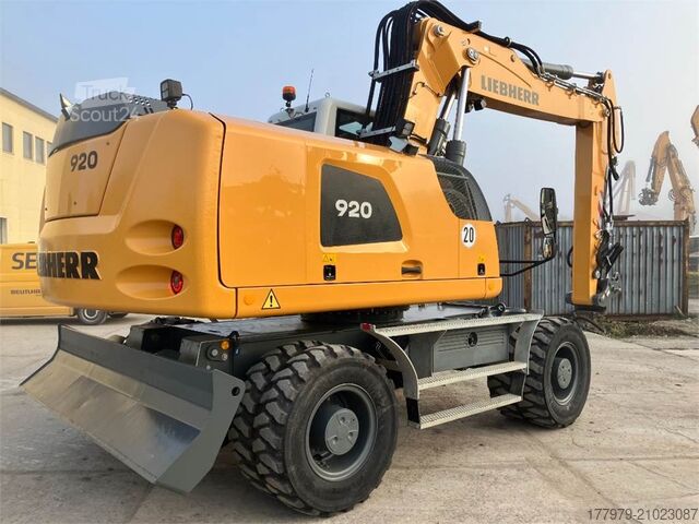 حفار متحرك LIEBHERR A920