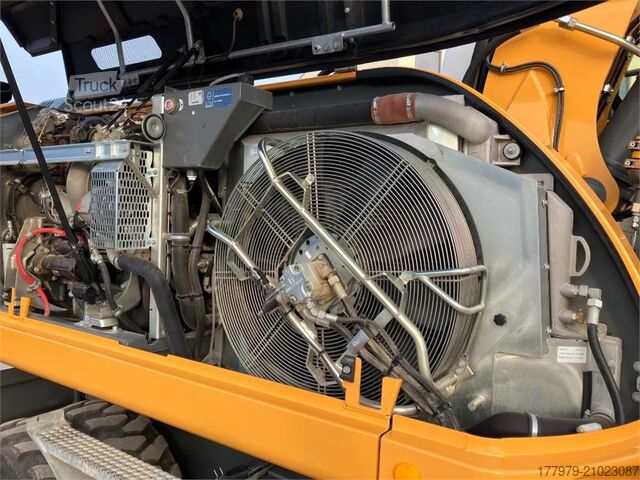 حفار متحرك LIEBHERR A920