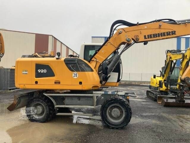 حفار متحرك LIEBHERR A920