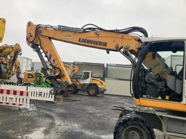 حفار متحرك LIEBHERR A920