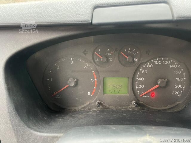 Personenbeförderung Ford Transit 115T300