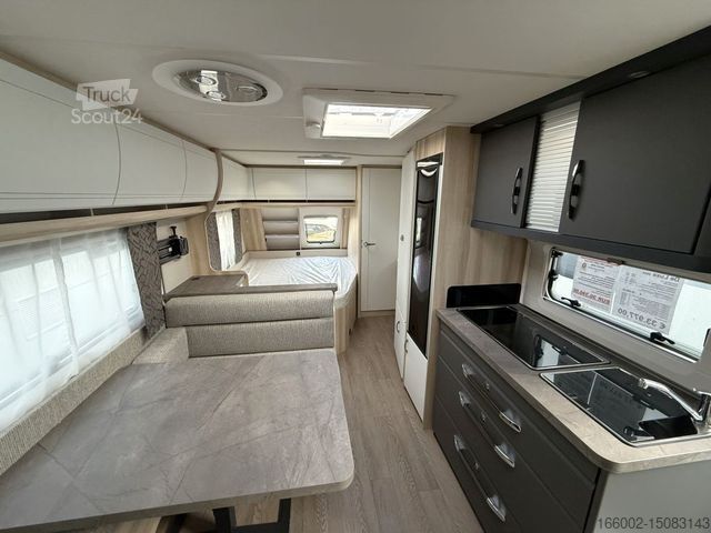 Caravane HOBBY De Luxe 560 KMFe GARAGE 2000 kg