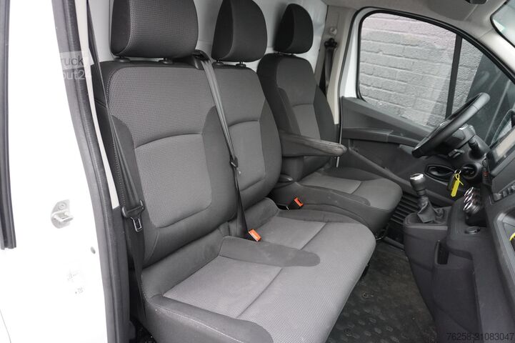 Delivery van Renault Trafic 2.0 dCi 110PK EURO 6 - Airco - Navi - Cr...