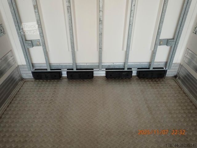 Рефрижераторний напівпричіп Sor SOR, Doppelstock, Blumenbreite, Miete ab ¤ 1149,