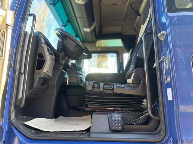 Camión con caja móvil MAN TGX 26.460 6X2  BDF Intarder ACC 1180L ACC Lenk