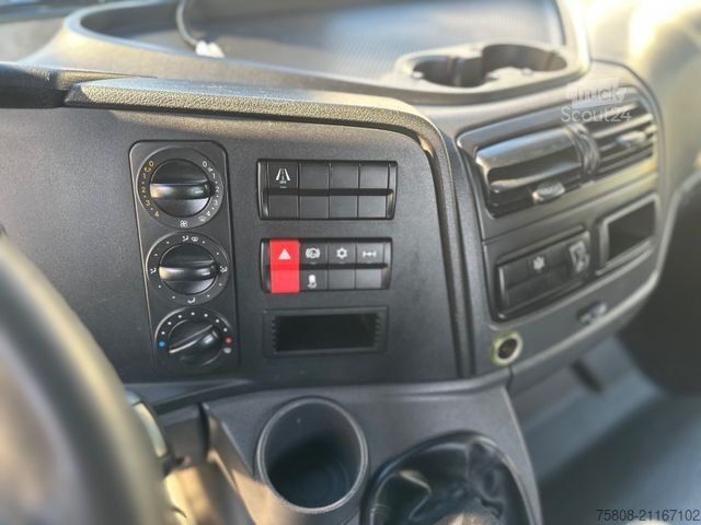 Camión volquete MERCEDES-BENZ Atego 1224 Kipper Kran Hiab XS 077 AHK Klima