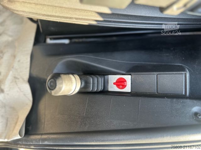 Camión volquete MERCEDES-BENZ Atego 1224 Kipper Kran Hiab XS 077 AHK Klima