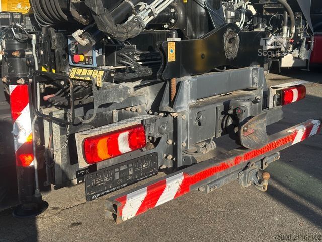 Camión volquete MERCEDES-BENZ Atego 1224 Kipper Kran Hiab XS 077 AHK Klima