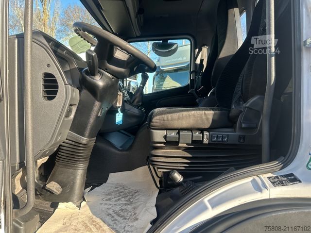 Camión volquete MERCEDES-BENZ Atego 1224 Kipper Kran Hiab XS 077 AHK Klima