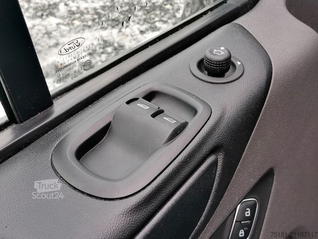 Minibús FORD Transit Custom AT/ 96KW L2H1/ 9 SITZE/ KLIMA