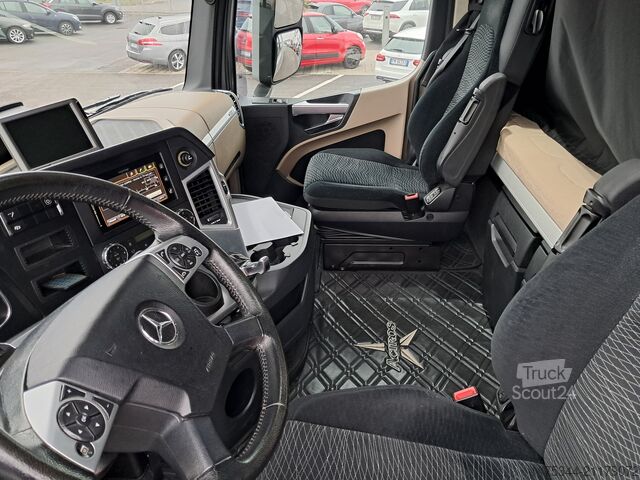 Kastes kravas automašīna Mercedes 25.53