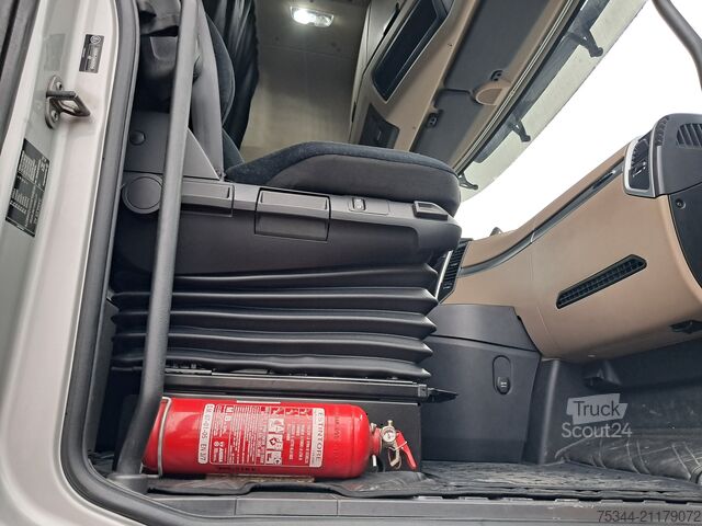 Kastes kravas automašīna Mercedes 25.53