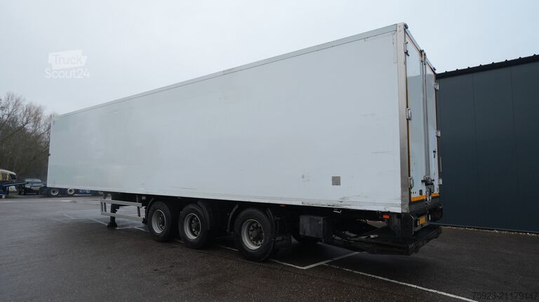 Transport réfrigéré/congélé H.T.F. Refrigerated trailer