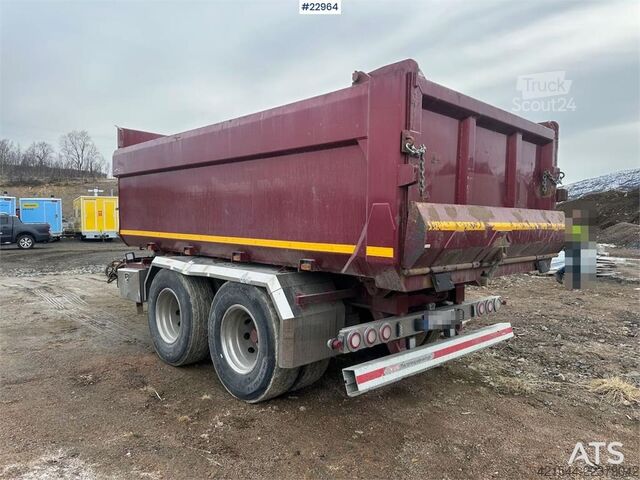   Elbo 2 axle dump trailer w/ remote control – just