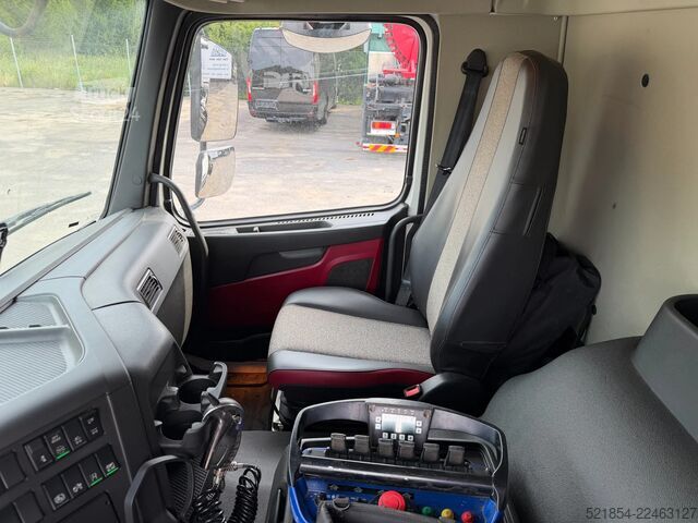 Innenlader Volvo FMX 450 6x2*4, Hooklift + 26t/m Crane, YM: 2018