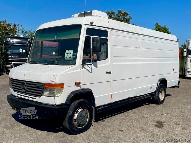 Fourgon tôlé Mercedes-Benz Vario 812 D manual pomp, cooler THERMOKING
