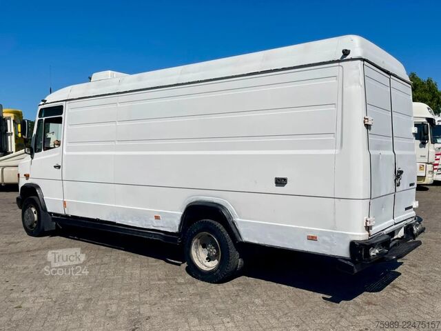 Fourgon tôlé Mercedes-Benz Vario 812 D manual pomp, cooler THERMOKING
