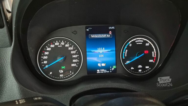 Minibüs MERCEDES-BENZ Sprinter 420 Elektro bis zu 19 Schlafsessel