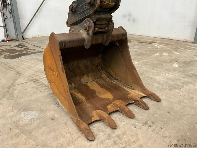 Bæltegraver JCB JS 130 LC