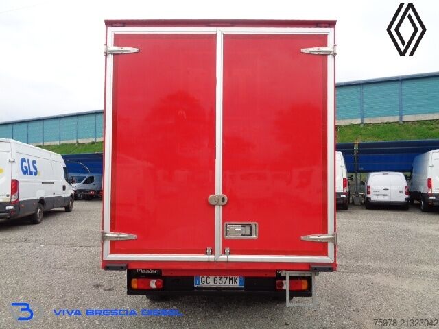 Wagon à caisse longue Renault Master