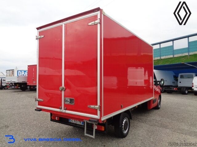 Wagon à caisse longue Renault Master