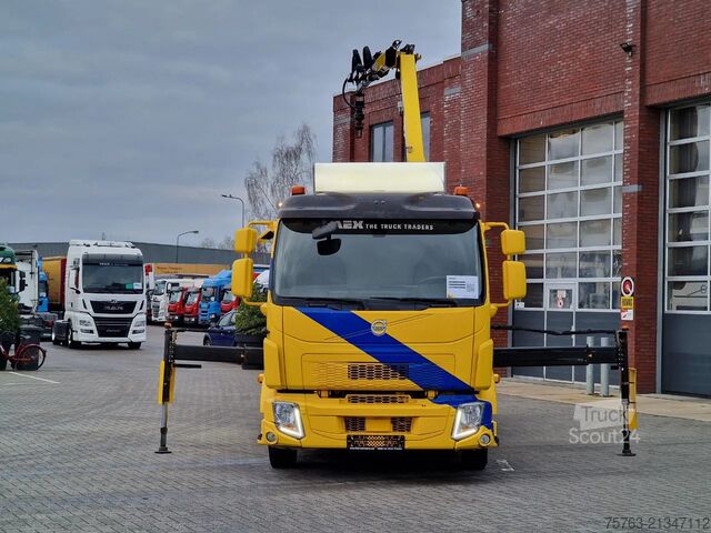 Camion-grue Volvo FL 210 4x2 - Palfinger PK7501 Remote - Low KM -...