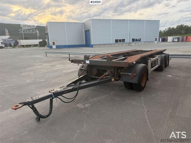 Транспорт на контейнери  Hoffermann 3 axle container trailer