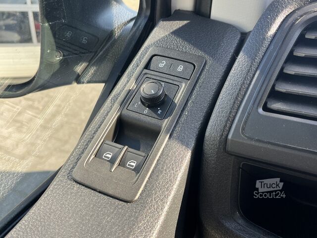 Пътнически автобус VW Transporter Kombi 2.0 TDI DSG Automaat L1H1 Tre...