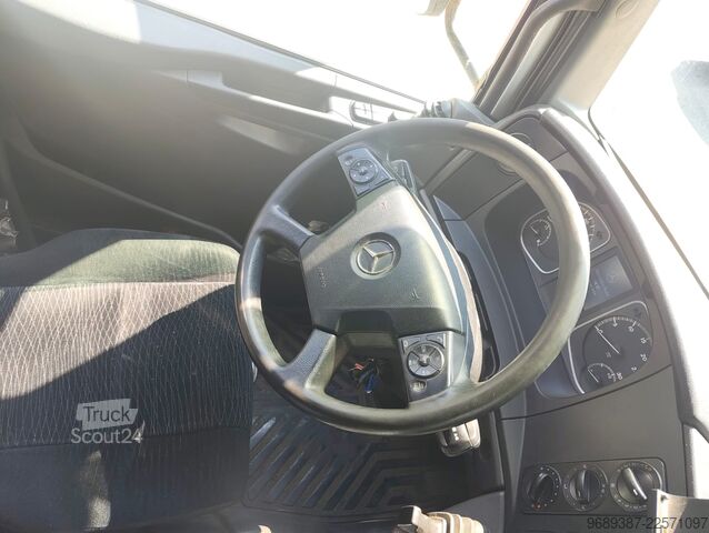 Valníkový nákladní automobil s plachtou Mercedes-Benz Atego 1224