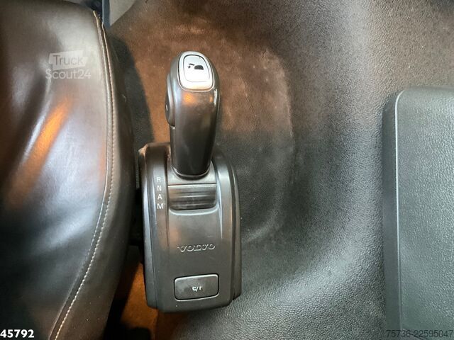 Vrachtwagen met kraan Volvo FMX 410 6x2 Palfinger 34 Tonmeter laadkraan + F...