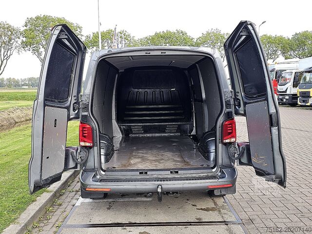Carrinha de tejadilho alto VOLKSWAGEN TRANSPORTER 2.0 TDI L2H1 Digital-Cockpit