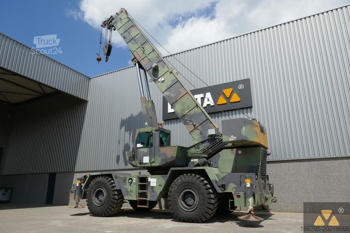 Kran för terrängkörning Grove RT875 Ex-army