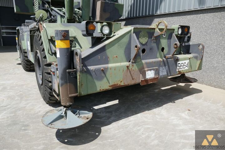 Kran för terrängkörning Grove RT875 Ex-army
