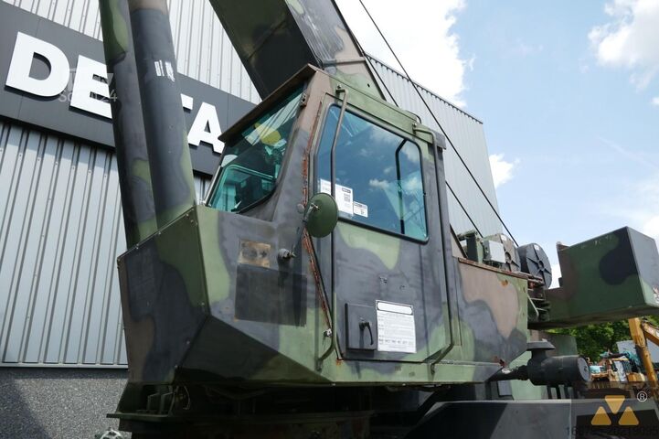Kran för terrängkörning Grove RT875 Ex-army