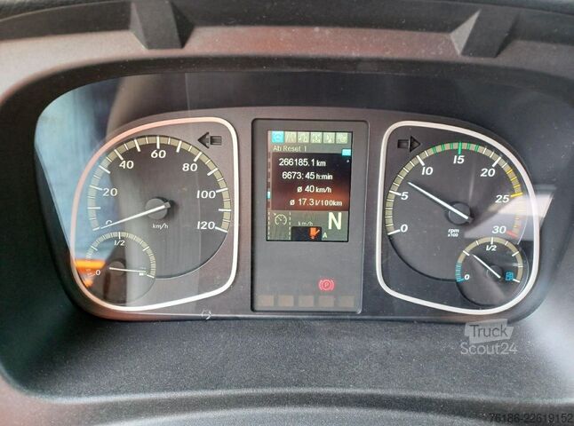 Boxvogn MERCEDES-BENZ Atego 818 LBW Luft / Blatt
